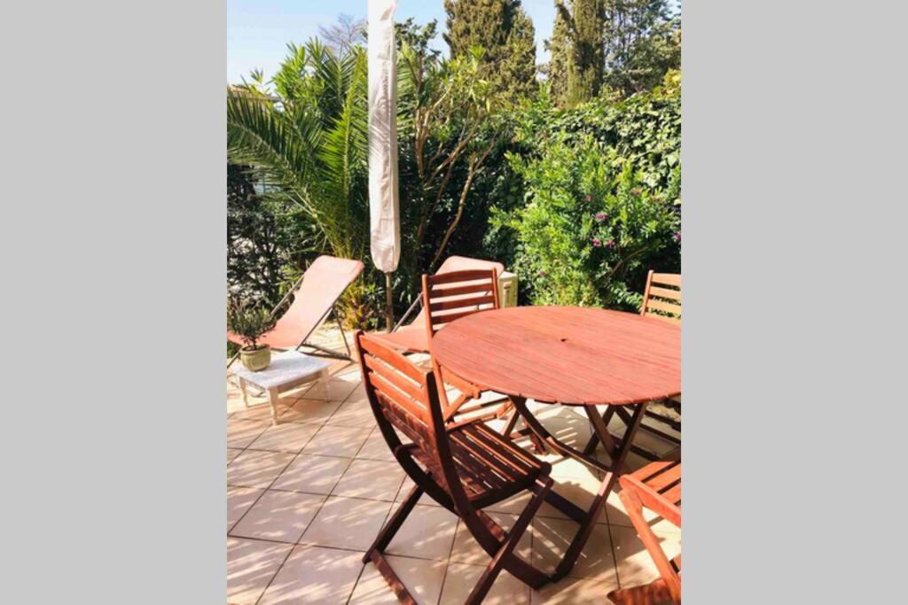 La Petite Pinede Studio Climatise Proche Plage Sanary-sur-Mer Exteriör bild