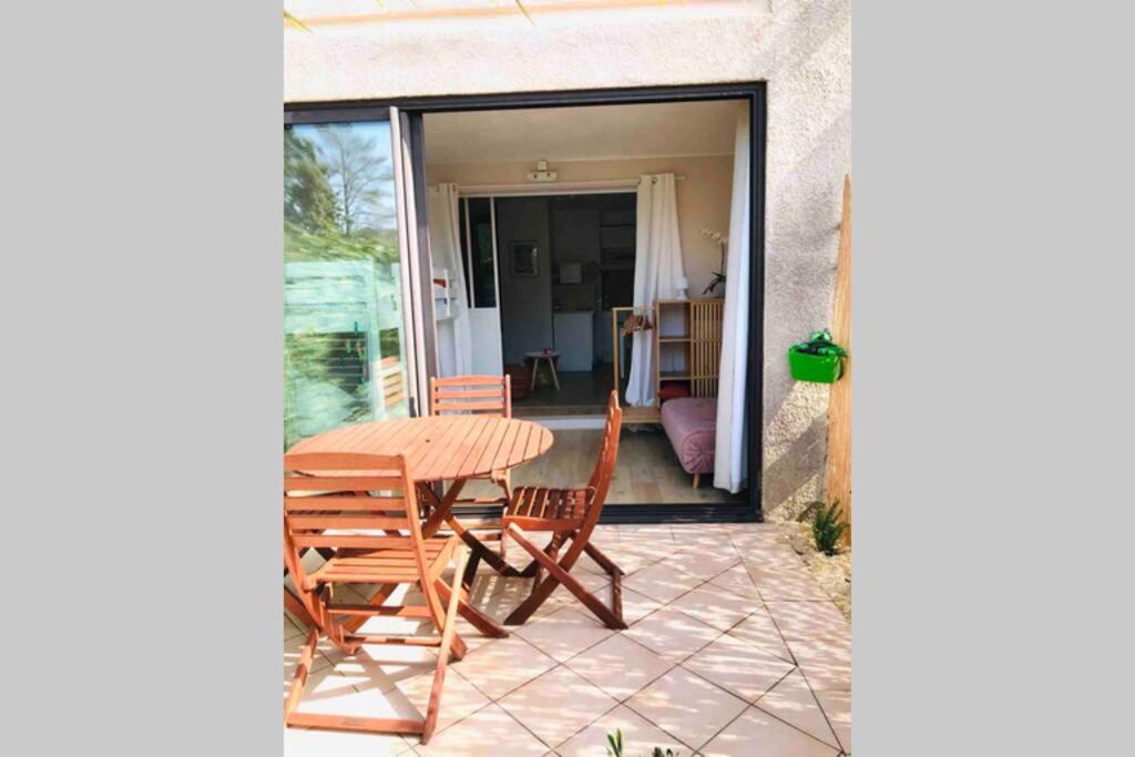 La Petite Pinede Studio Climatise Proche Plage Sanary-sur-Mer Exteriör bild