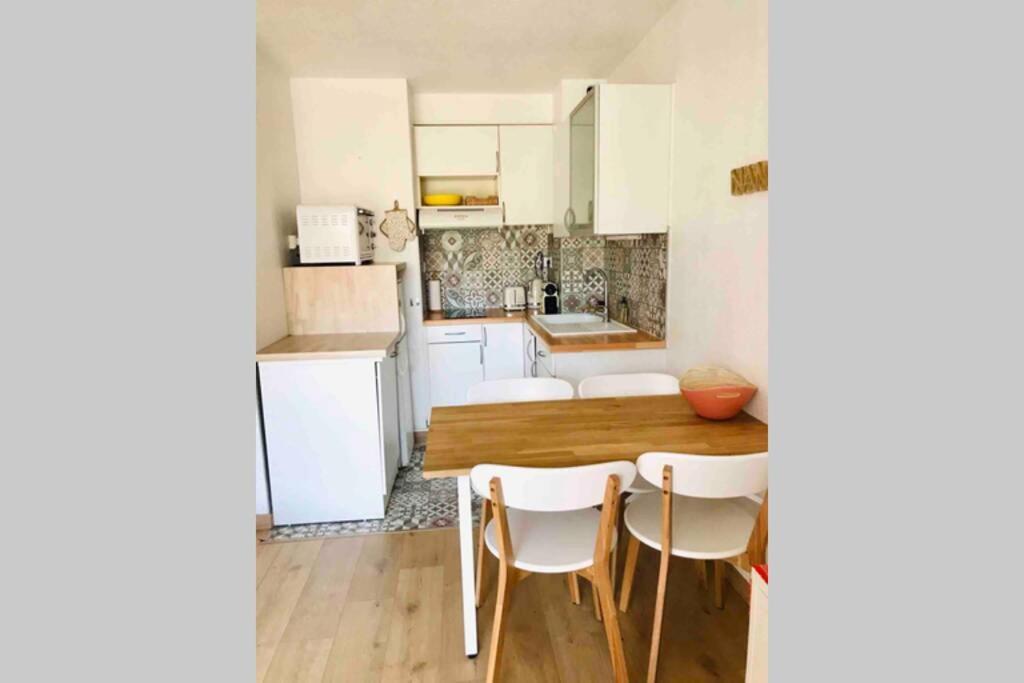 La Petite Pinede Studio Climatise Proche Plage Sanary-sur-Mer Exteriör bild